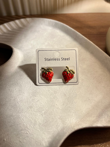 گوشواره توت فرنگی برند Stainless Steel